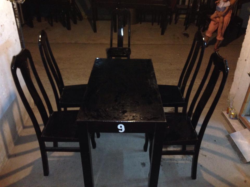 Bộ bàn ghế nhà hàng gỗ đen (4 ghế)